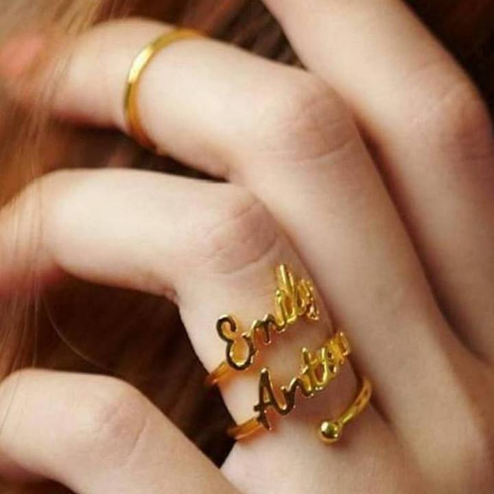 أقراط أنيقة بتصميم اسم مخصص