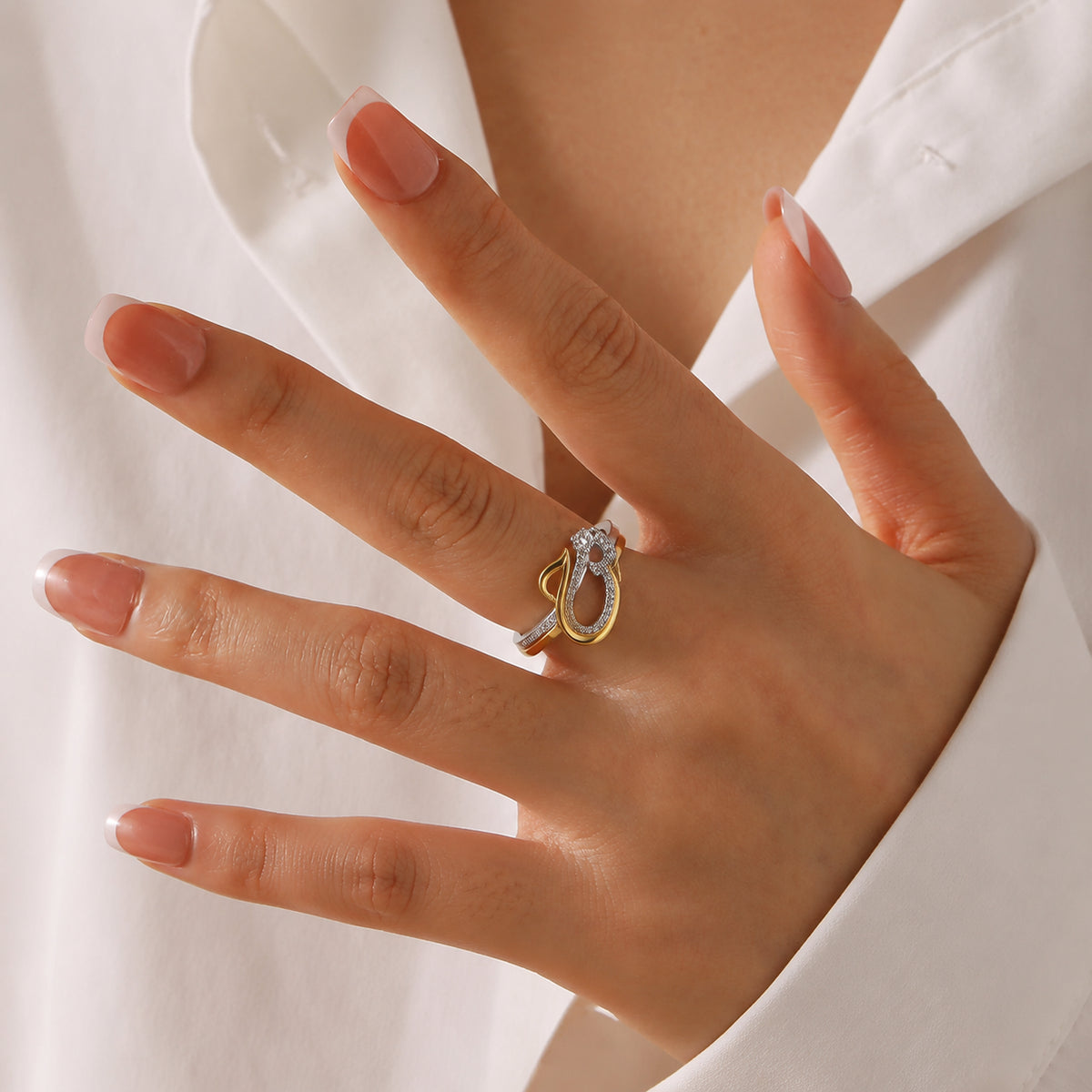 Customized Arabic Cubic Zirconia Initial Letter Ring