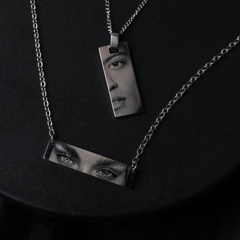 "Gaze Black Necklaces"