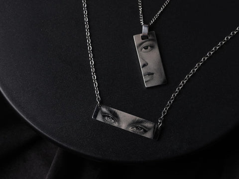 "Gaze Black Necklaces"